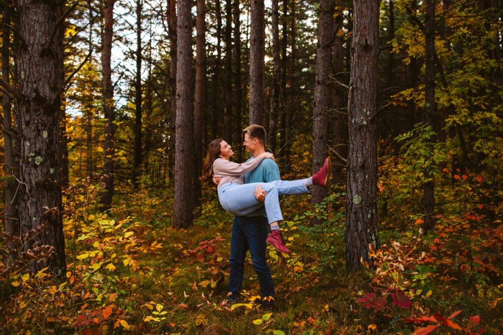 Tips for choosing outfits for your engagement photoshoot