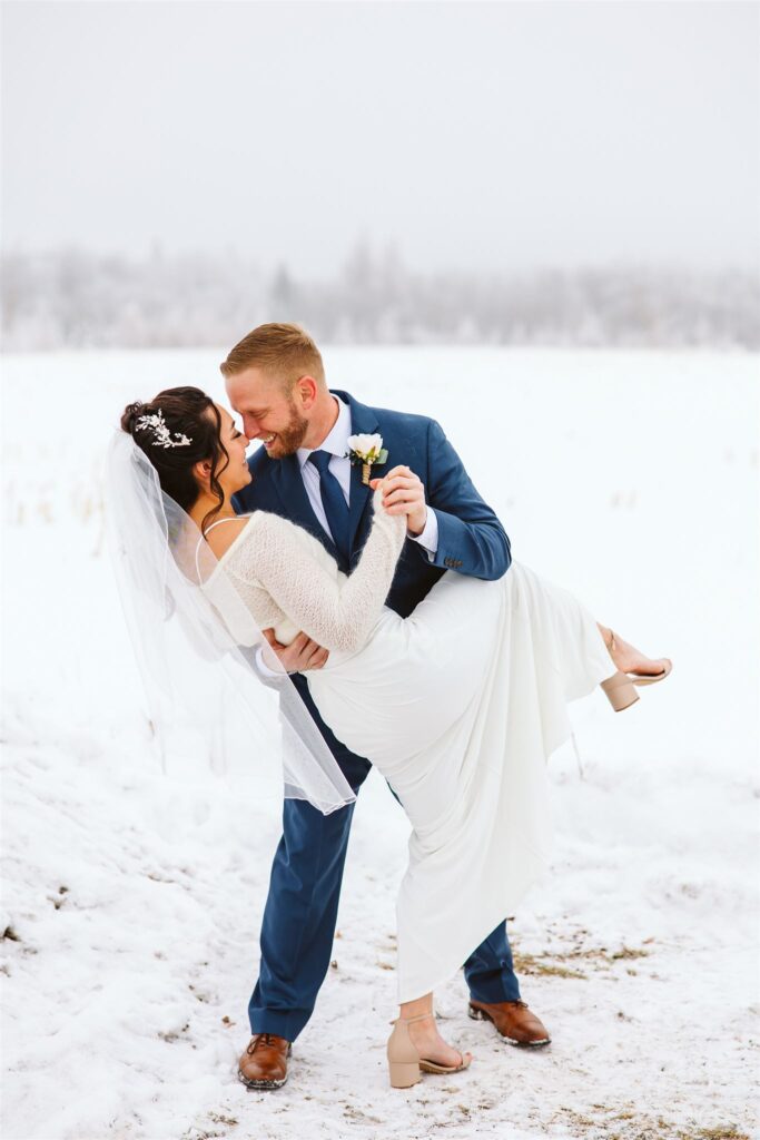 Winter elopement in Minnesota by Alyssa Ashley Photography
