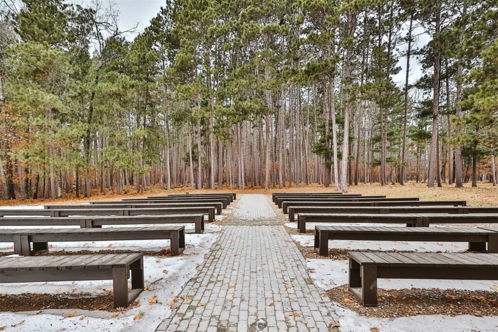 Outdoor wedding ceremony spaces in Northern Minnesota